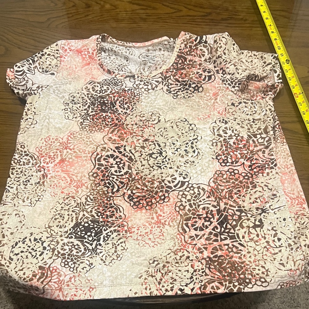 Chico's top with gold metallic accent